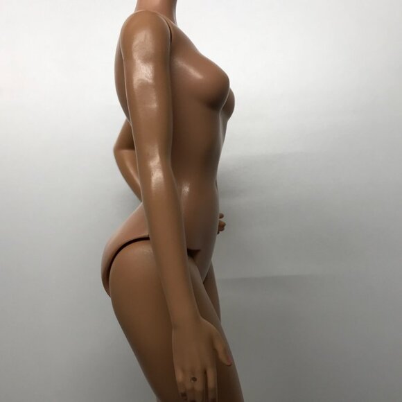Barbie - curvy muse body for OOAK - Picture 3 of 8